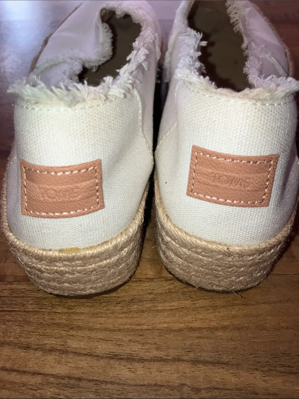 Toms  Women’s off white espadrille slip on shoes Sz  7.5